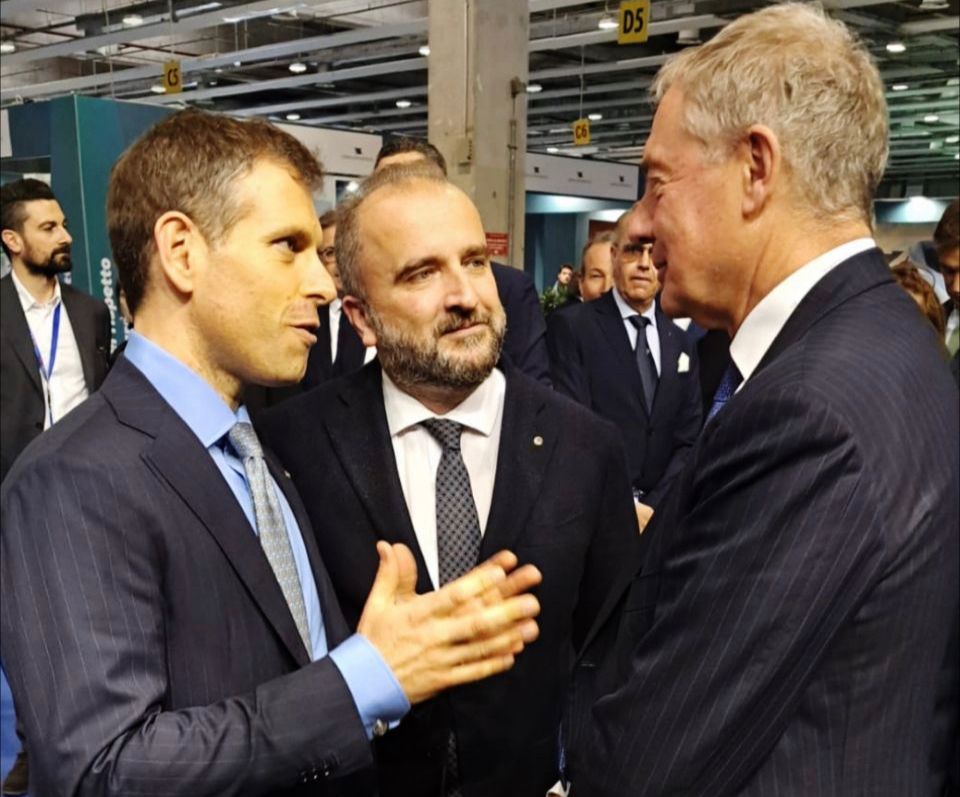 Domenico De Rosa con il ministro Adolfo Urso e il senatore Antonio Iannone